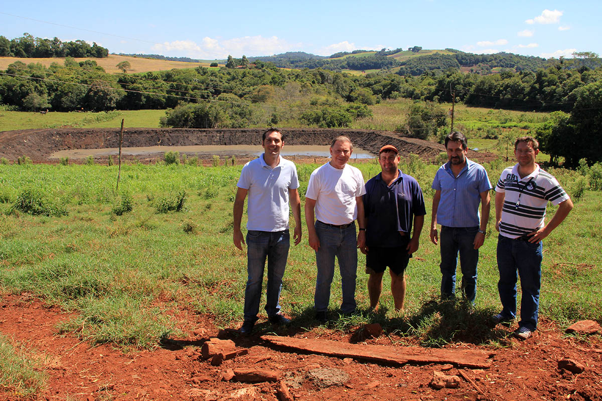 CONSTRUÇÃO DE AÇUDES ABRE NOVOS CAMINHOS AOS PRODUTORES